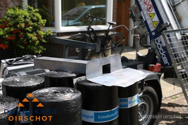Dakbedekkingsmateriaal en dakgoot onderdelen in Oirschot