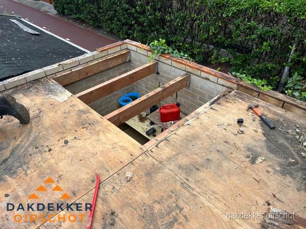 Plat dak vervangen met open constructie in Oirschot Plat dak vervangen met open constructie in Oirschot