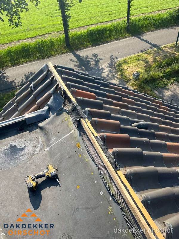 Kosten dakgoot vervangen: werkzaamheden aan dakrand in Oirschot Kosten dakgoot vervangen: werkzaamheden aan dakrand in Oirschot